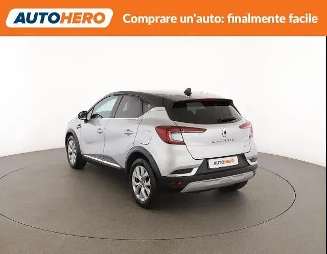 Usata Renault Captur Intens 160 CV (117 kW) 2021 Argento SUV