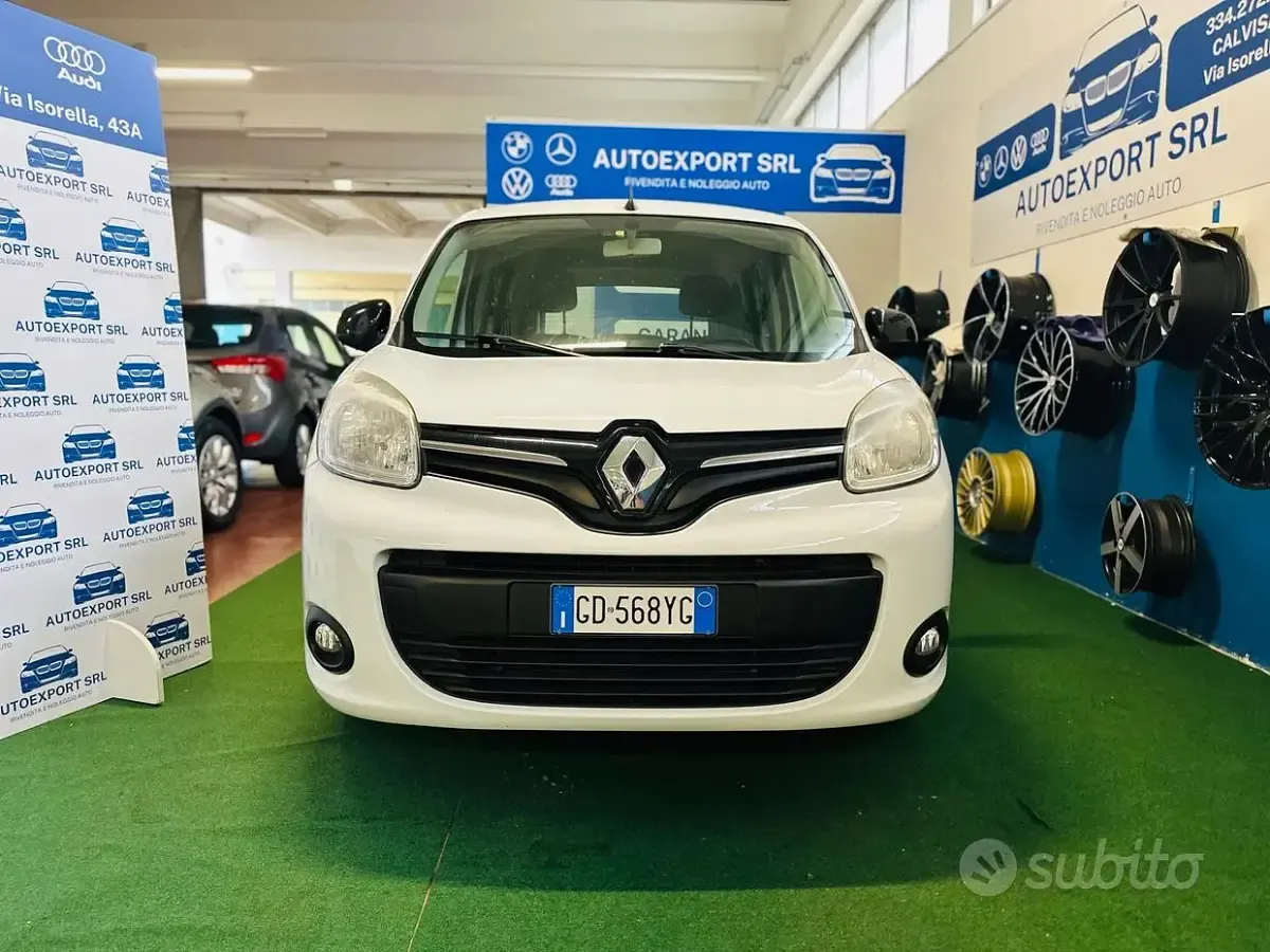 Usado Renault Kangoo LIMITED 95 CV (69 kW) 2020 Blanco Monovolumen
