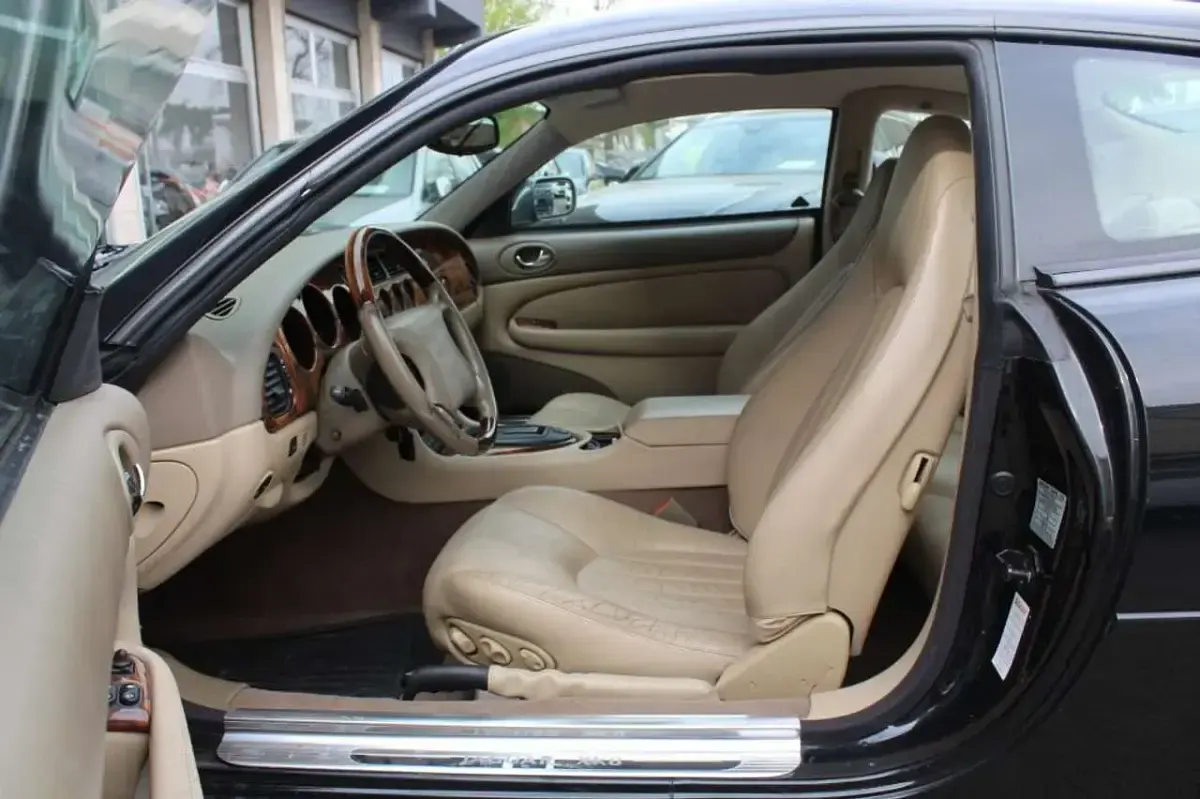 Usata Jaguar XK8 284 CV (208 kW) 2000 Nero Coupé
