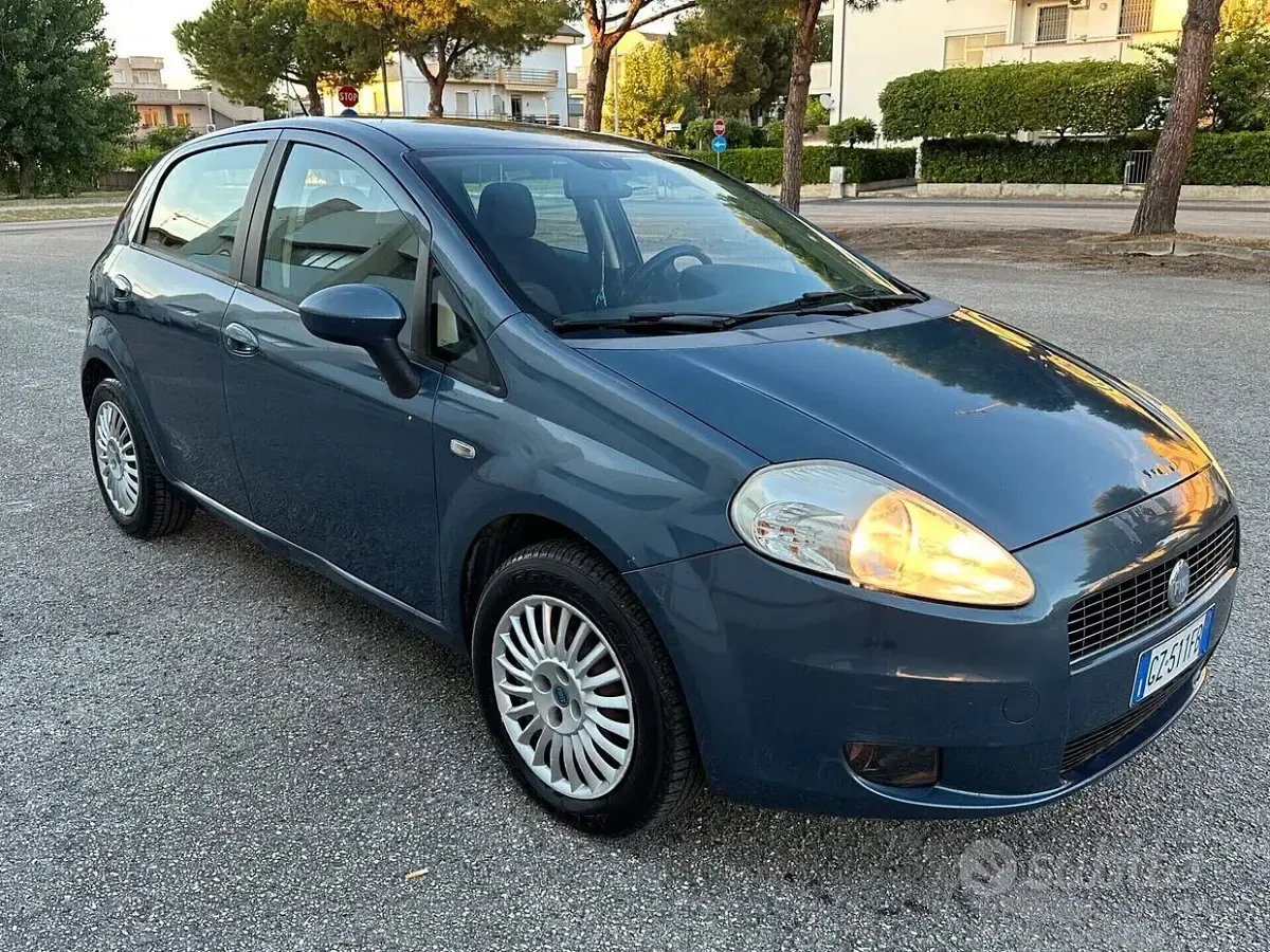 Usata Fiat Grande Punto 75 CV (55 kW) 2007 Blu Utilitaria