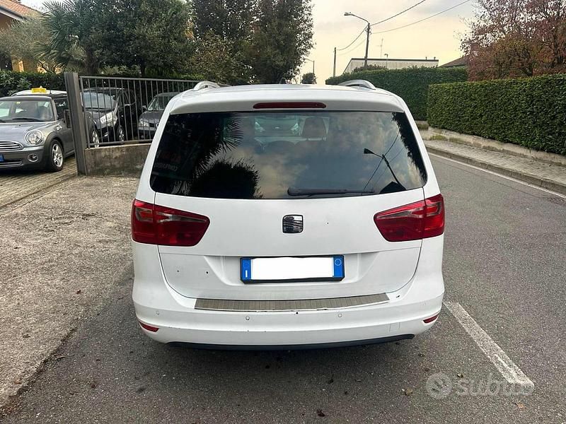 Usata Seat Alhambra Reference 140 CV (102 kW) 2011 Bianco metallizzato Monovolume