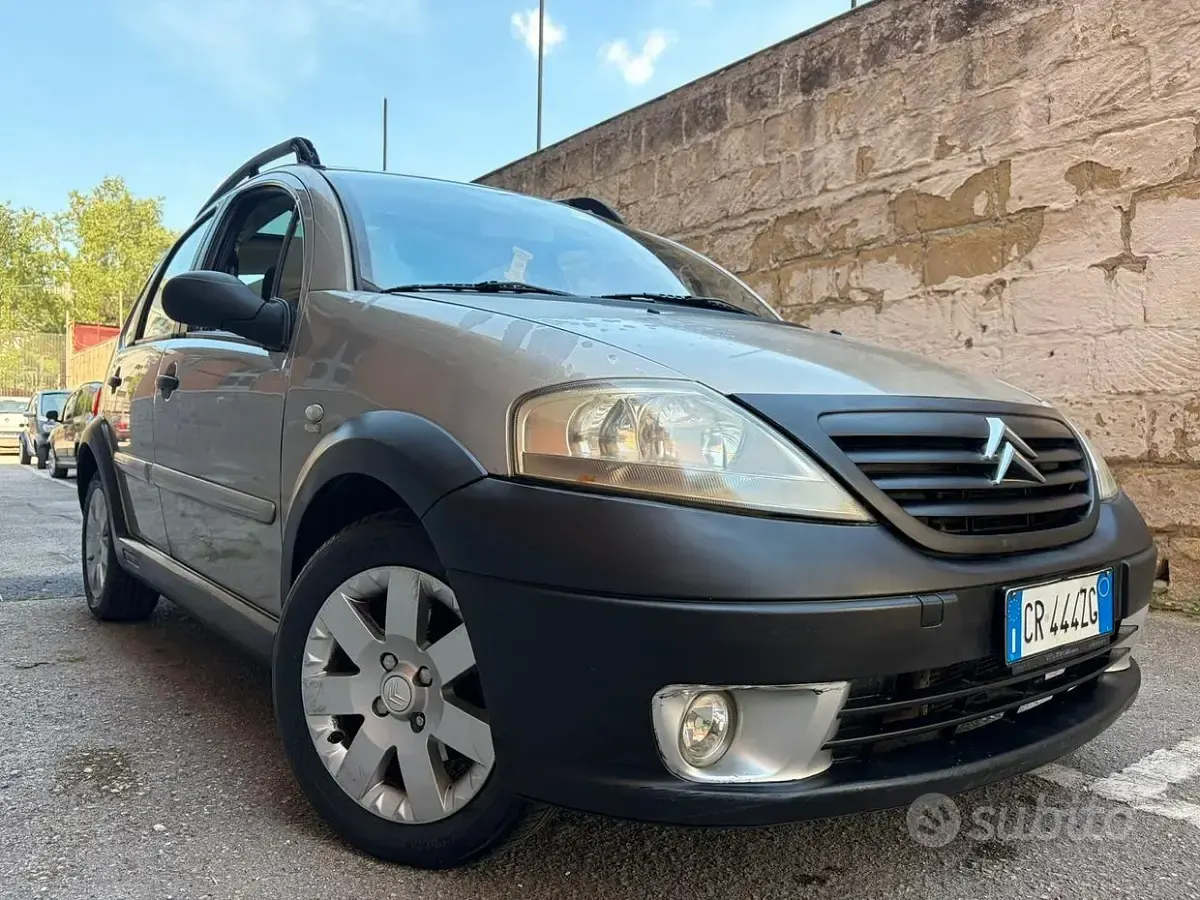 Usata Citroën C3 Elegance 90 CV (66 kW) 2004 Beige Berlina