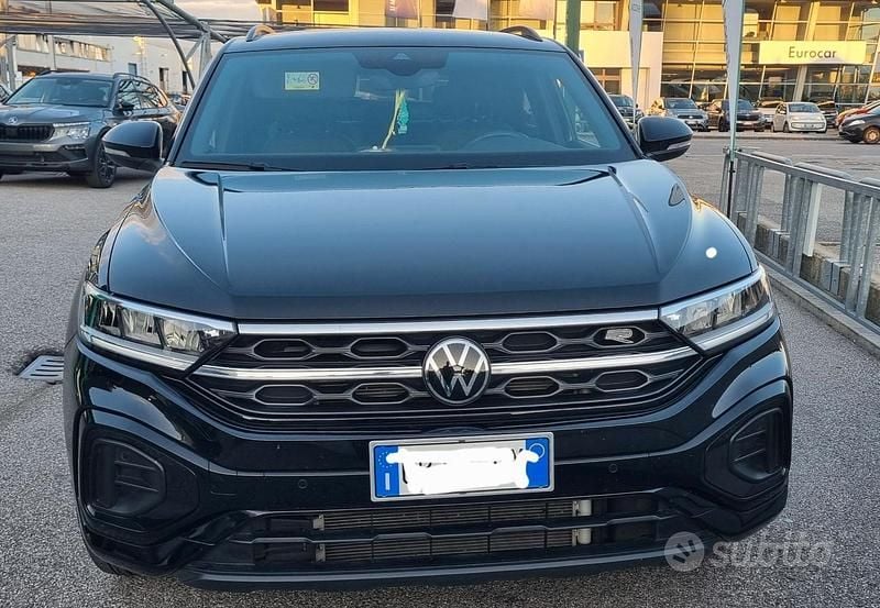 Usata VW T-Roc R-line 150 CV (110 kW) 2023 Nero SUV