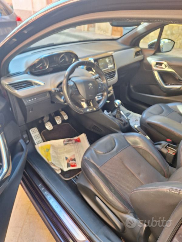 Usata Peugeot 208 115 CV (84 kW) 2013 Utilitaria