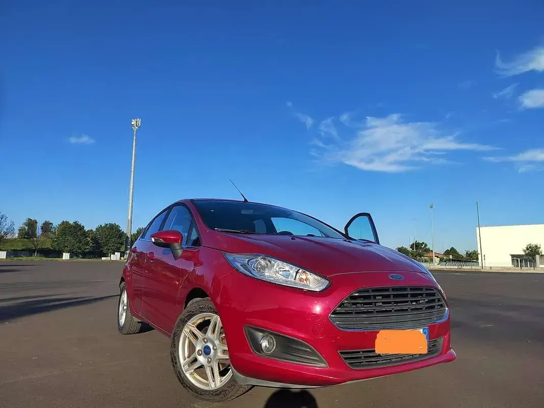 Usata Ford Fiesta Titanium 75 CV (55 kW) 2015 Utilitaria