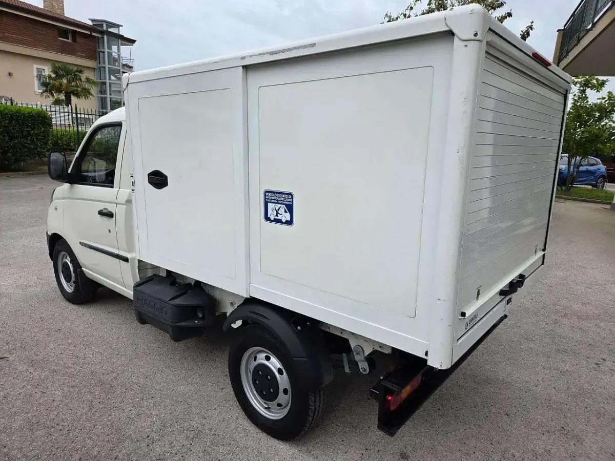 Begagnad Piaggio Porter 106 HK (77 kW) 2024 Vit Van