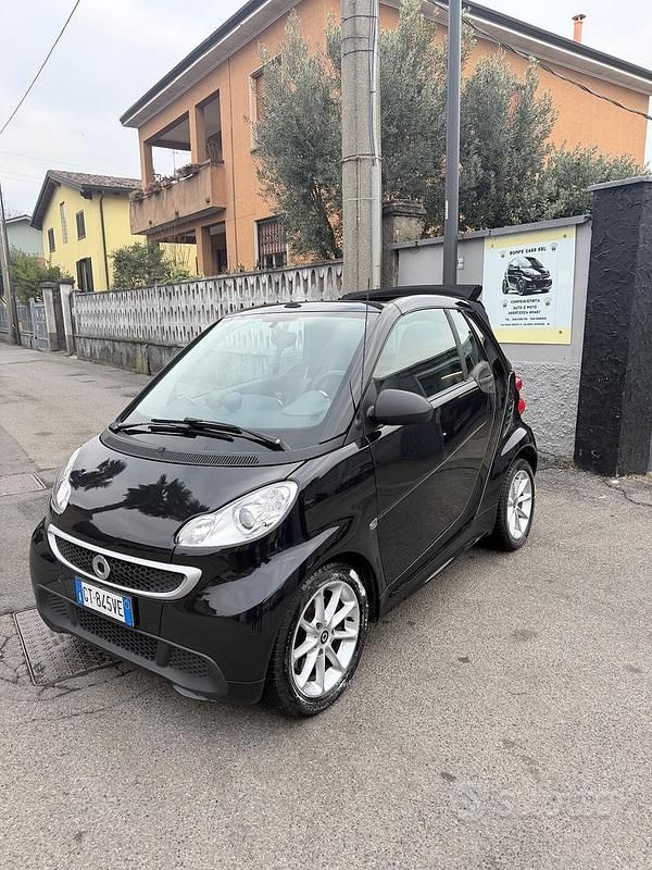 Nero Usata 2013 Smart ForTwo Cabrio Passion Cabrio | 7499 € (Buon prezzo) - Immagine 1/4