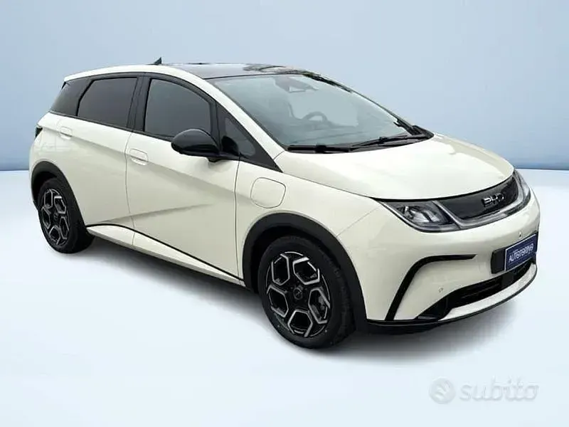 Nuova BYD Dolphin Design 2026 Bianco Utilitaria