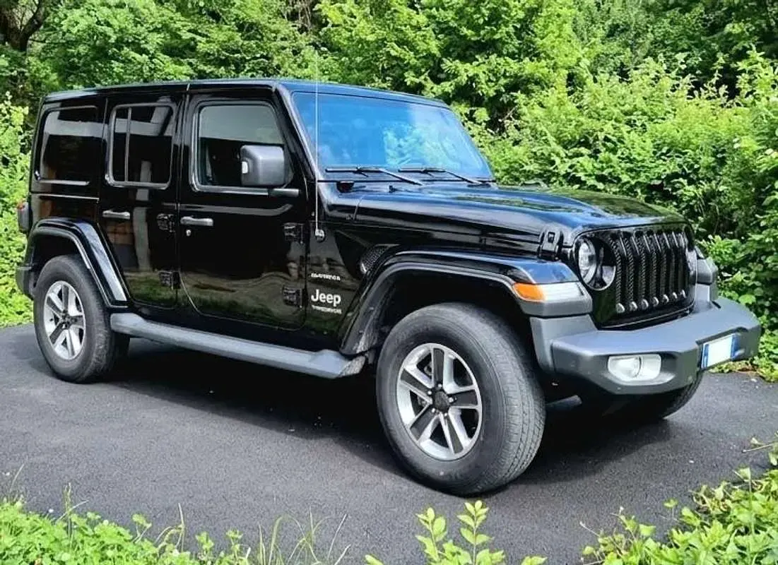 Usata Jeep Wrangler Unlimited Sahara 272 CV (200 kW) 2020 Nero SUV