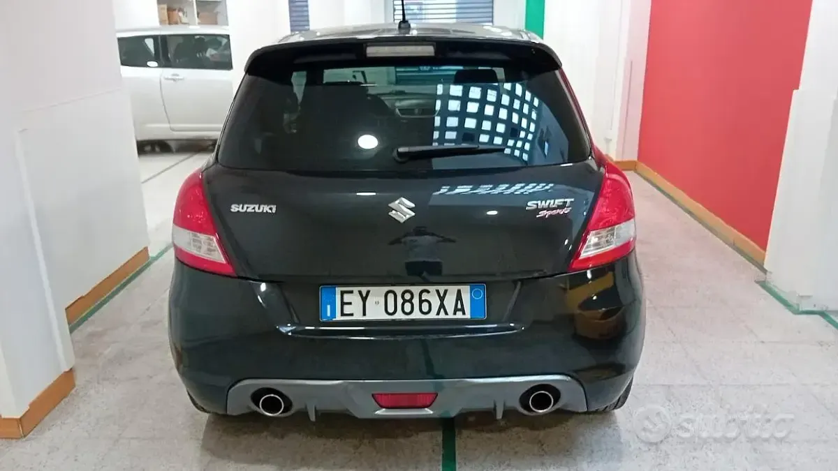 Usata Suzuki Swift 136 CV (100 kW) 2015 Nero Utilitaria