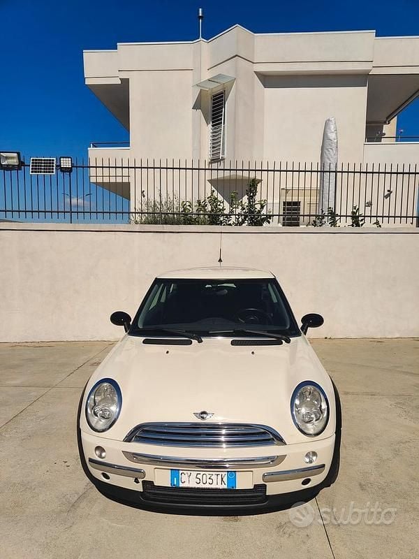 Bianco Usata 2005 Mini One D Due volumi | 2800 € (Buon prezzo) - Immagine 1/4