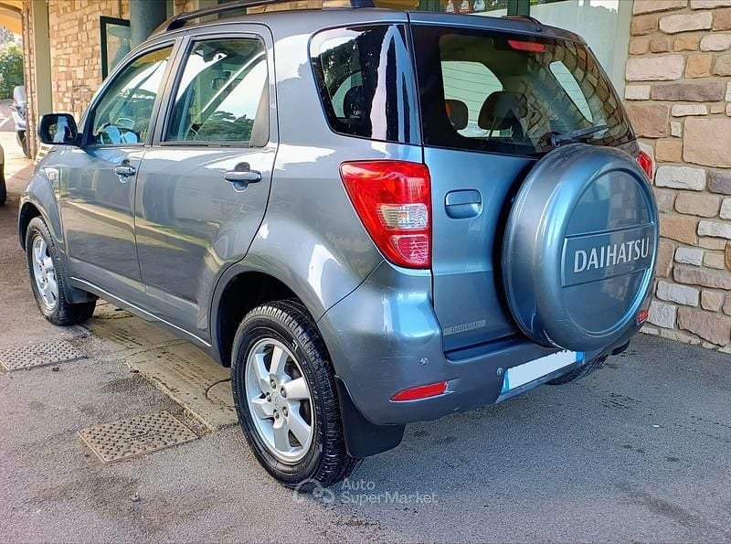 Usata Daihatsu Terios 86 CV (63 kW) 2006 Gray SUV