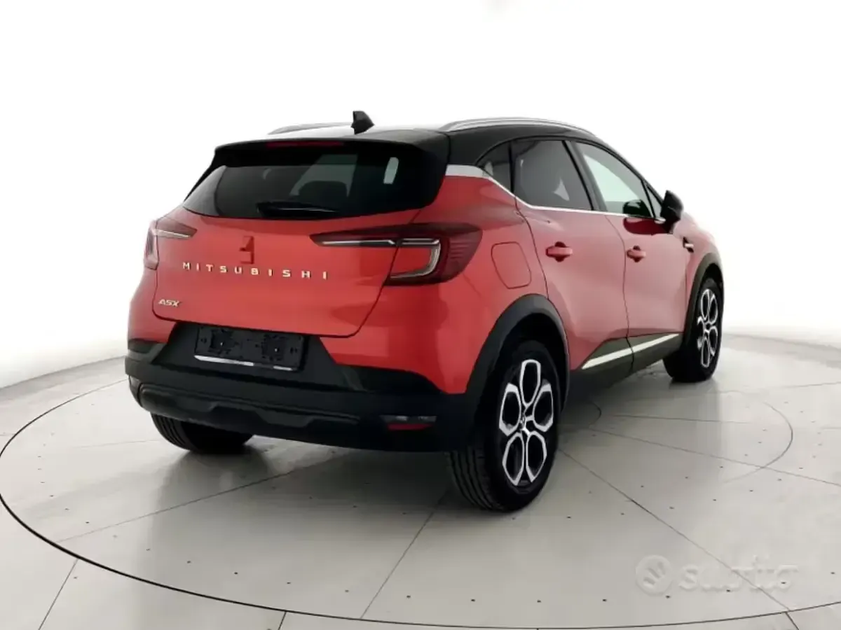 Nuova Mitsubishi ASX Intense 140 CV (102 kW) 2025 Sunrise red con tetto nero SUV