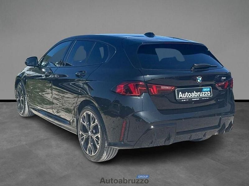 Usado BMW 120 M Sport 170 HP (125 kW) 2025 Preto Citadino