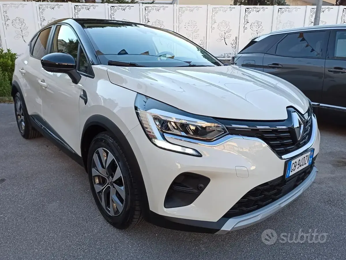 Usata Renault Captur Intens 101 CV (74 kW) 2020 Beige SUV