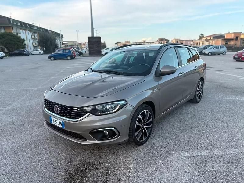 Usata Fiat Tipo Lounge 2018 Marrone Station wagon