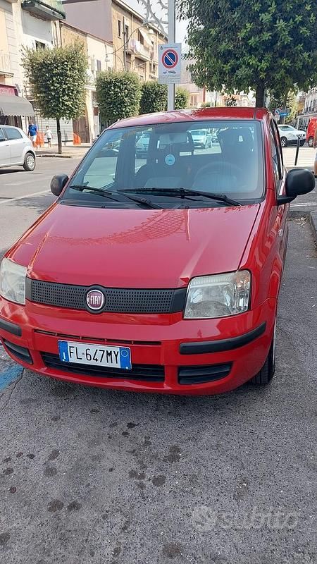Rosso Usata 2011 Fiat Panda Due volumi | 3500 € (Buon prezzo) - Immagine 1/4
