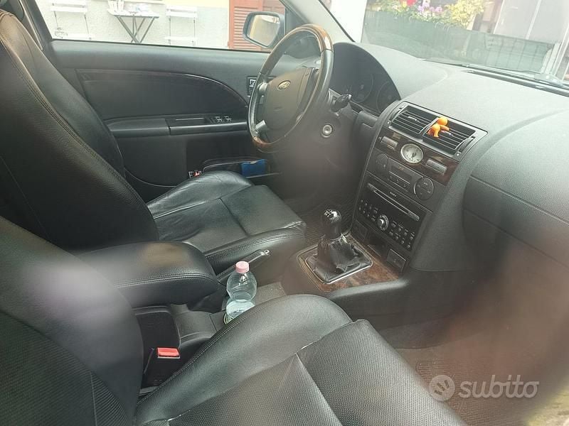 Usata Ford Mondeo 130 CV (95 kW) 2004 Grigio Station wagon
