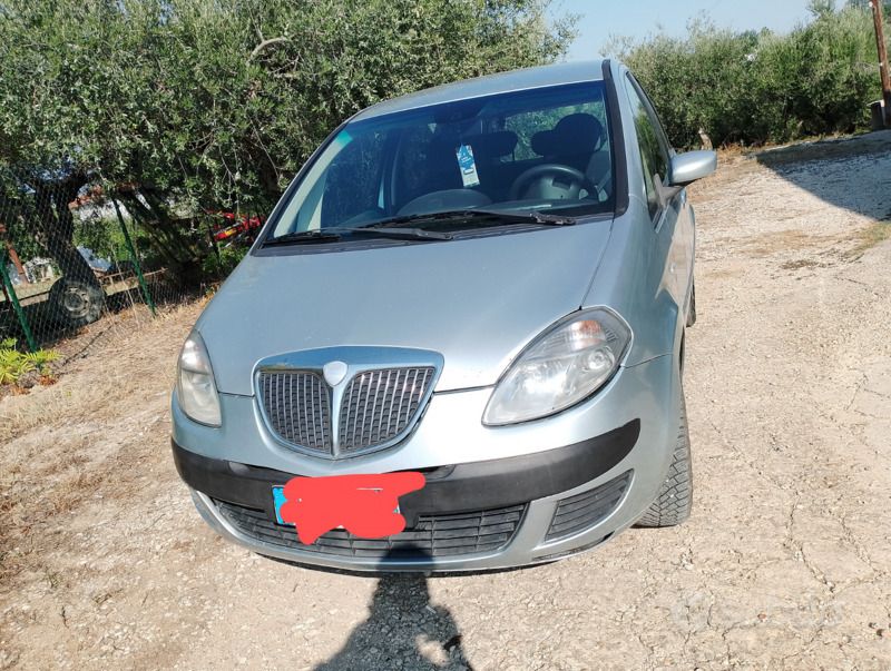 Usata 2006 Lancia Musa Monovolume | 3000 € (Buon prezzo) - Immagine 1/3