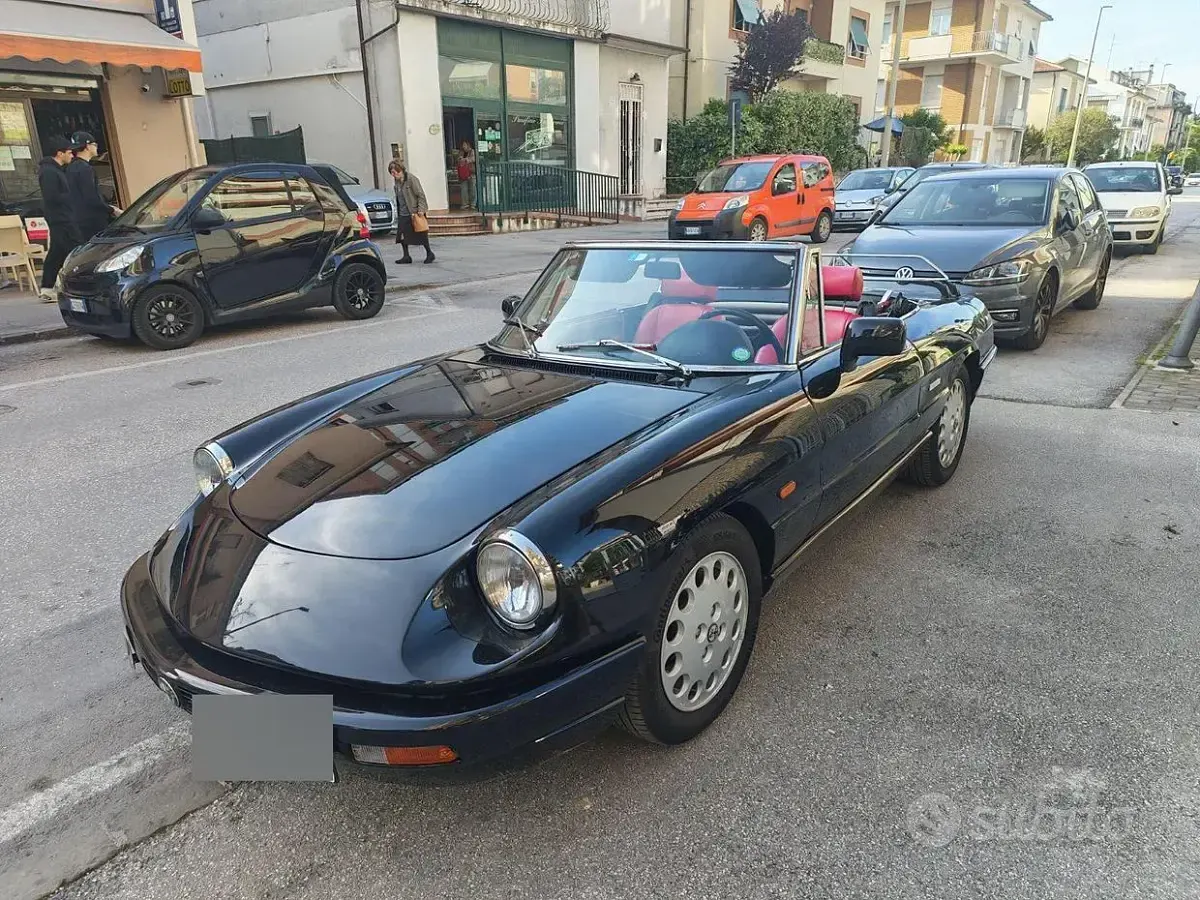 Usata Alfa Romeo Spider 122 CV (89 kW) 1990 Nero Cabrio