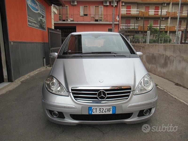 Usata Mercedes A180 Avantgarde 109 CV (80 kW) 2004 Grigio Berlina