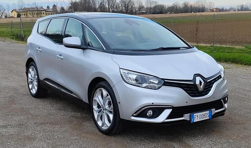 Usata Renault Grand Scénic IV Initiale Paris 120 CV (88 kW) 2019 Argento Monovolume