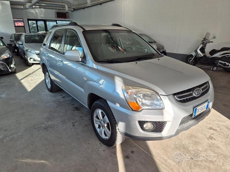 Usata Kia Sportage Active 141 CV (103 kW) 2008 Grigio SUV