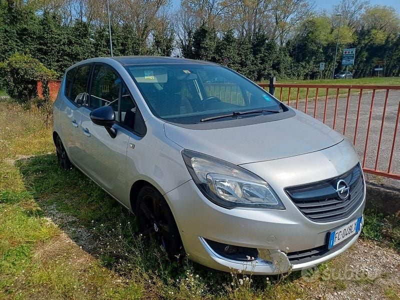 Usata 2016 Opel Meriva Monovolume | 2500 € - Immagine 1/4