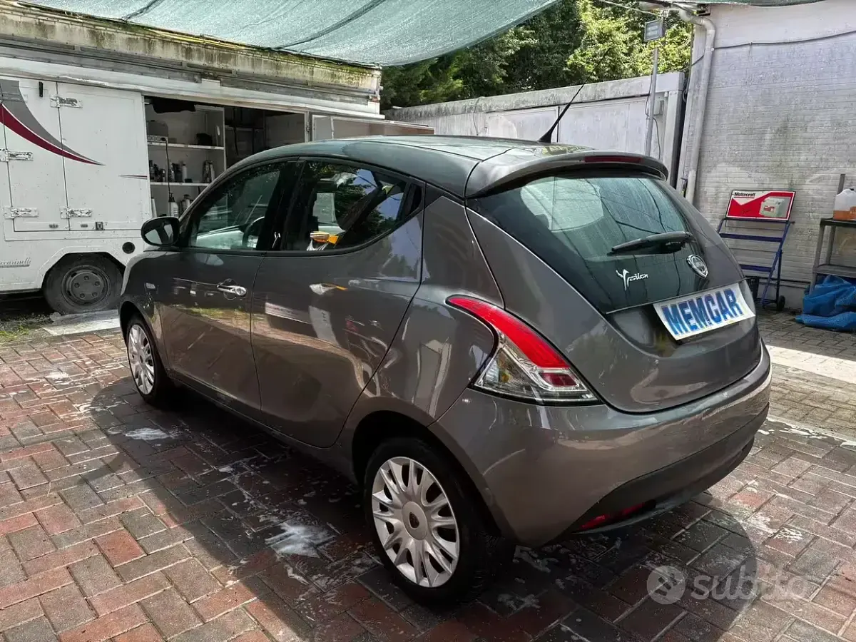 Usata Lancia Ypsilon S 95 CV (69 kW) 2012 Grigio Utilitaria