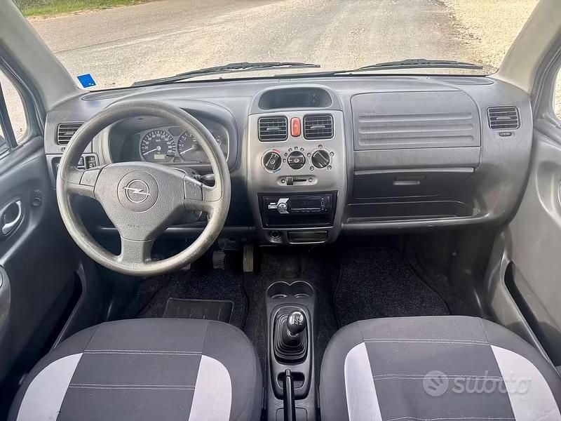 Usata Opel Agila 60 CV (44 kW) 2005 Grigio Monovolume