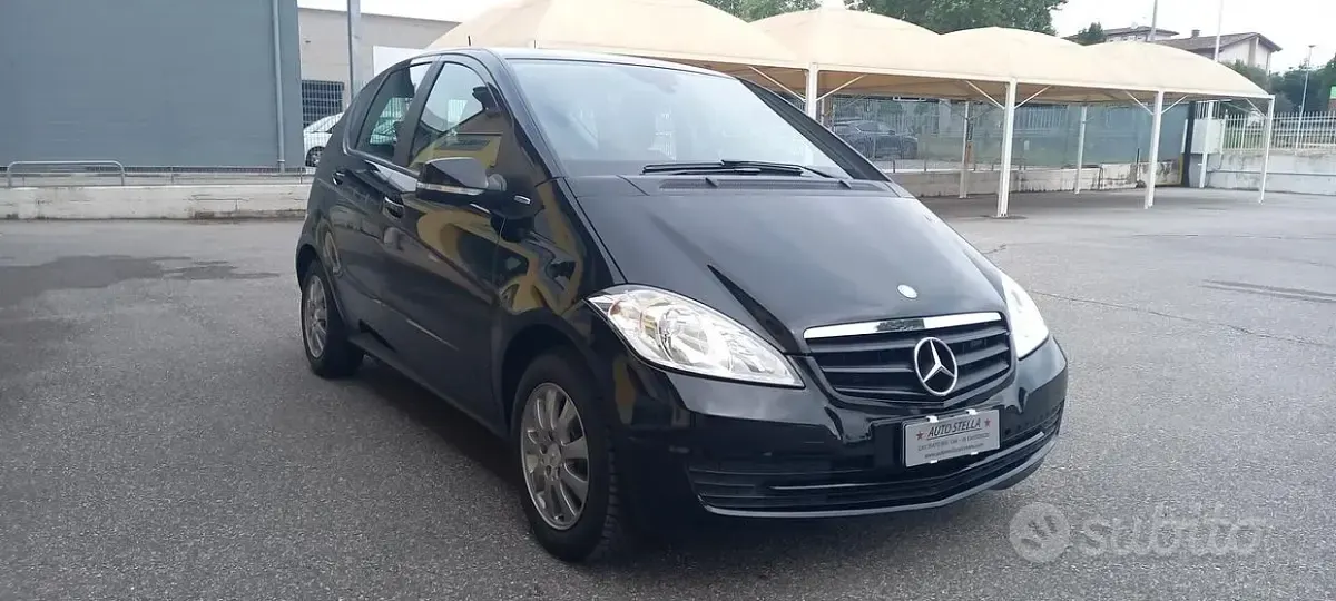 Gebraucht Mercedes A160 95 PS (69 kW) 2012 Schwarz Limousine