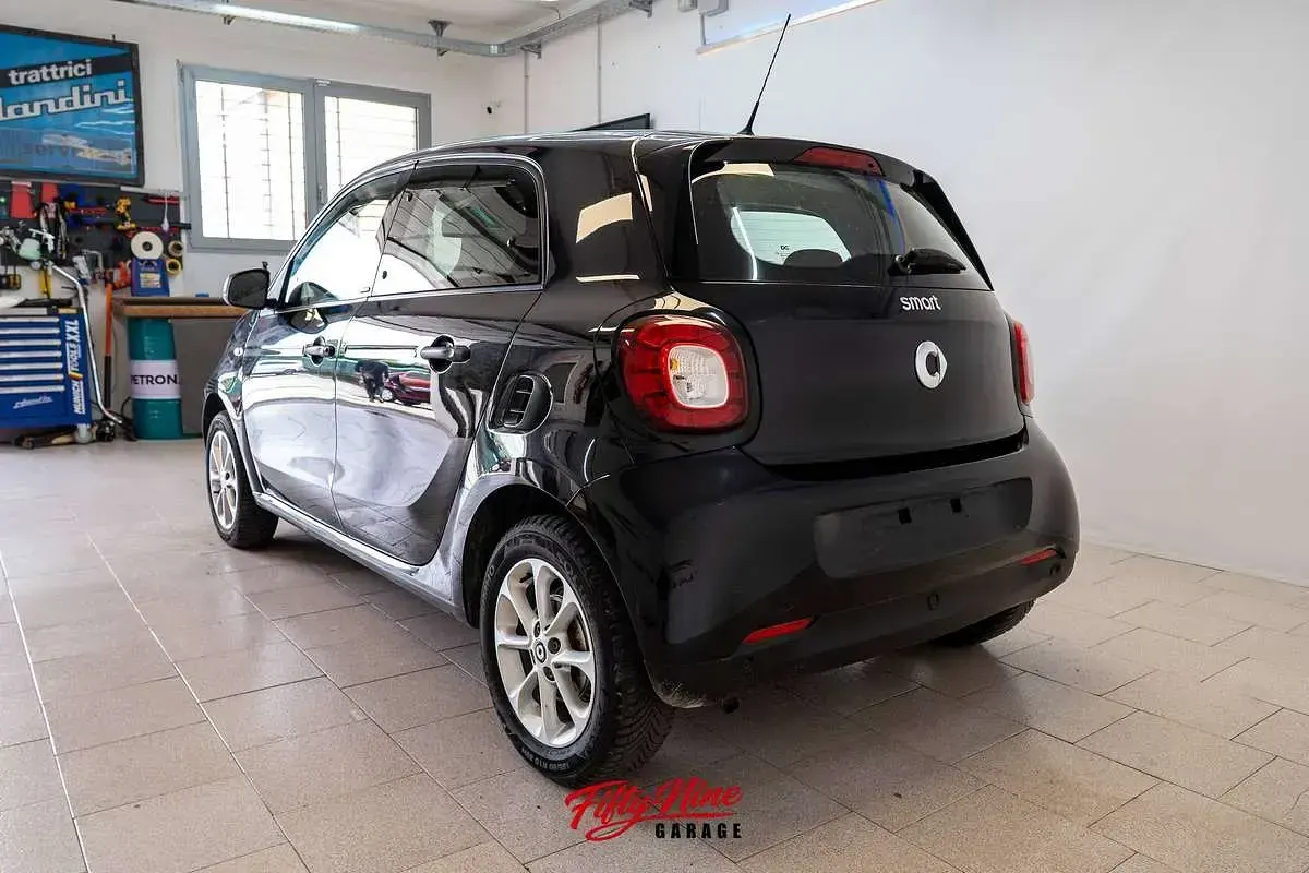 Usata Smart ForFour Passion 71 CV (52 kW) 2018 Nero Utilitaria