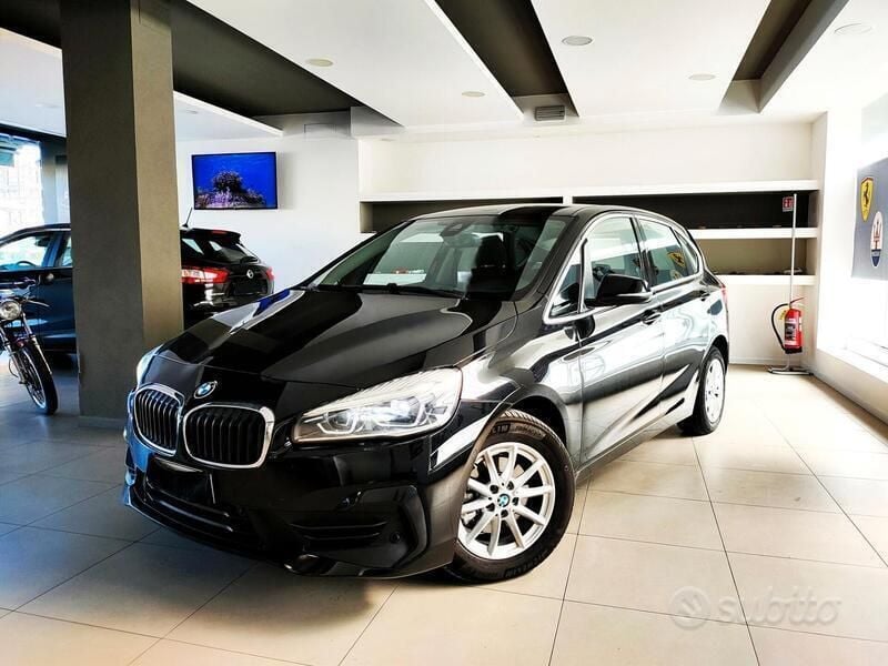 Nero Usata 2020 BMW 216 Active Tourer Luxury Line Monovolume | 16.000 € (Buon prezzo) - Immagine 1/4