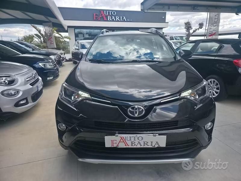 Usata Toyota RAV4 Business Edition 143 CV (105 kW) 2016 Marrone SUV