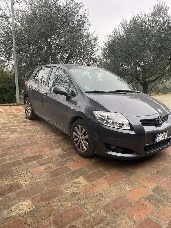 Usata Toyota Auris 90 CV (66 kW) 2007 Utilitaria