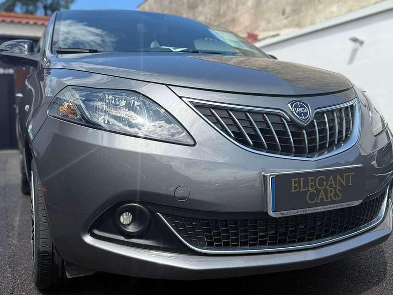 Usata Lancia Ypsilon Gold 69 CV (50 kW) 2022 Grigio Utilitaria