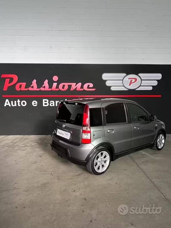 Usata Fiat Panda 100 CV (73 kW) 2010 Grigio Utilitaria