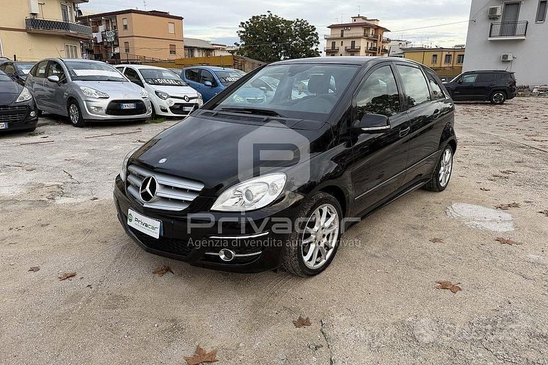 Nero Usata 2008 Mercedes B180 Monovolume | 3499 € (Buon prezzo) - Immagine 1/4