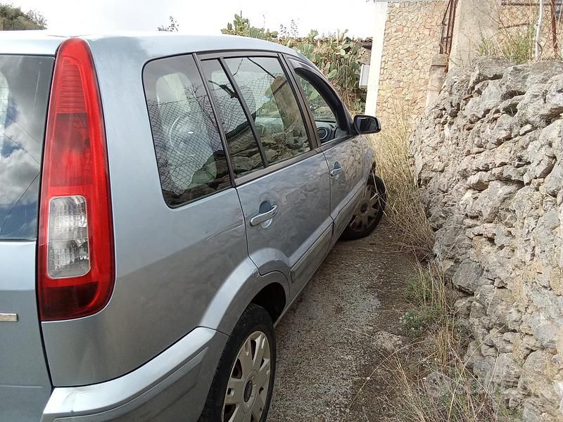 Usata Ford Fusion 68 CV (50 kW) 2008 Blu Berlina