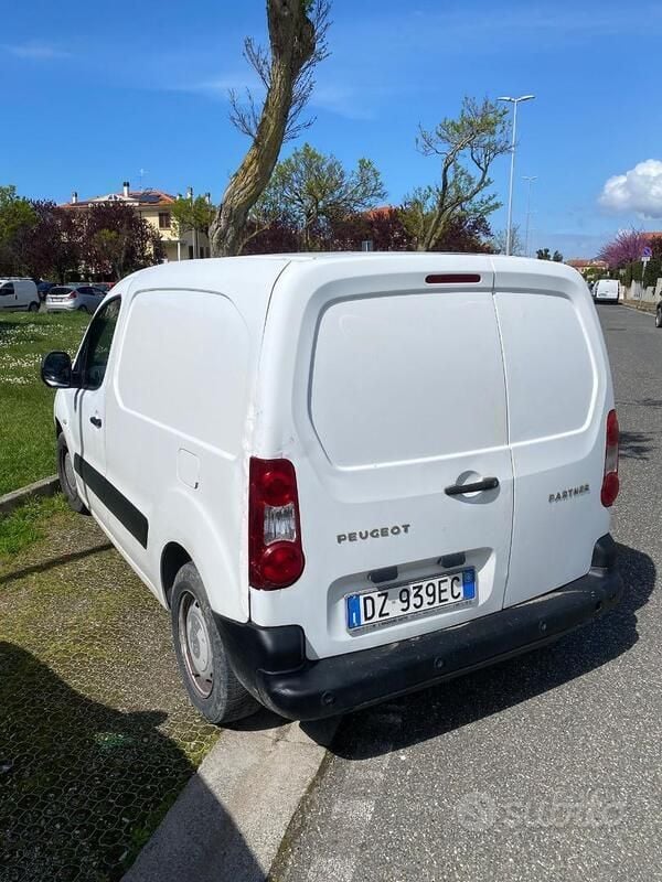 Usata Peugeot Partner 2010 Bianco Monovolume