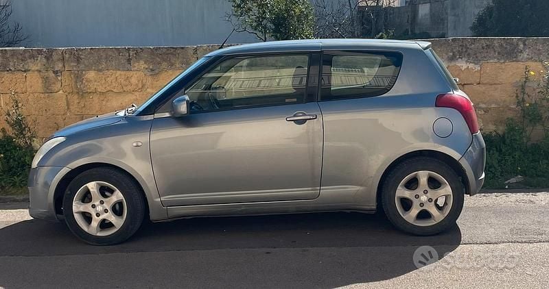 Usata Suzuki Swift 2005 Grigio Utilitaria