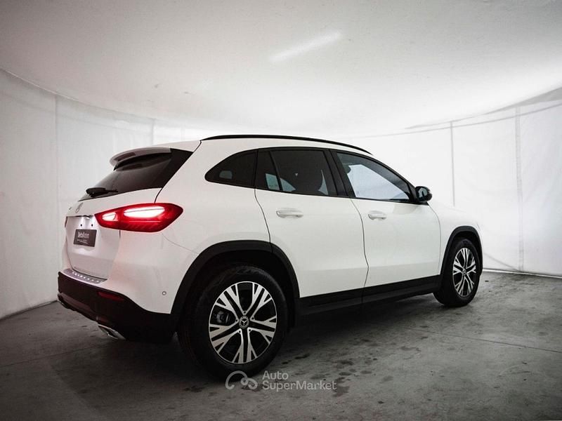 Nuova Mercedes GLA200 150 CV (110 kW) 2025 Bianco SUV