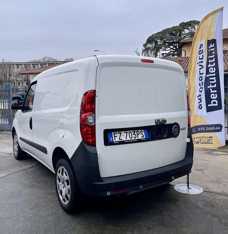 Usata Fiat Doblò Lounge 103 CV (75 kW) 2019 Bianco Monovolume