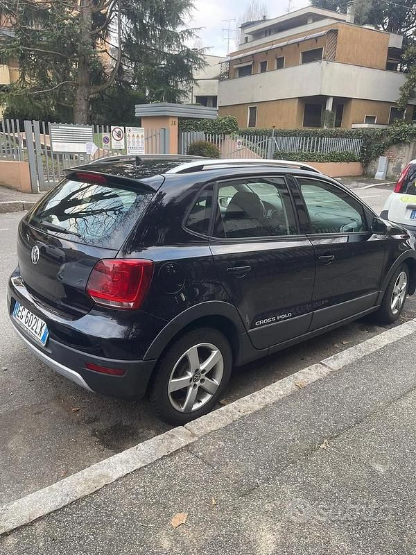Usata VW Polo Cross 90 CV (66 kW) 2011 Nero Utilitaria