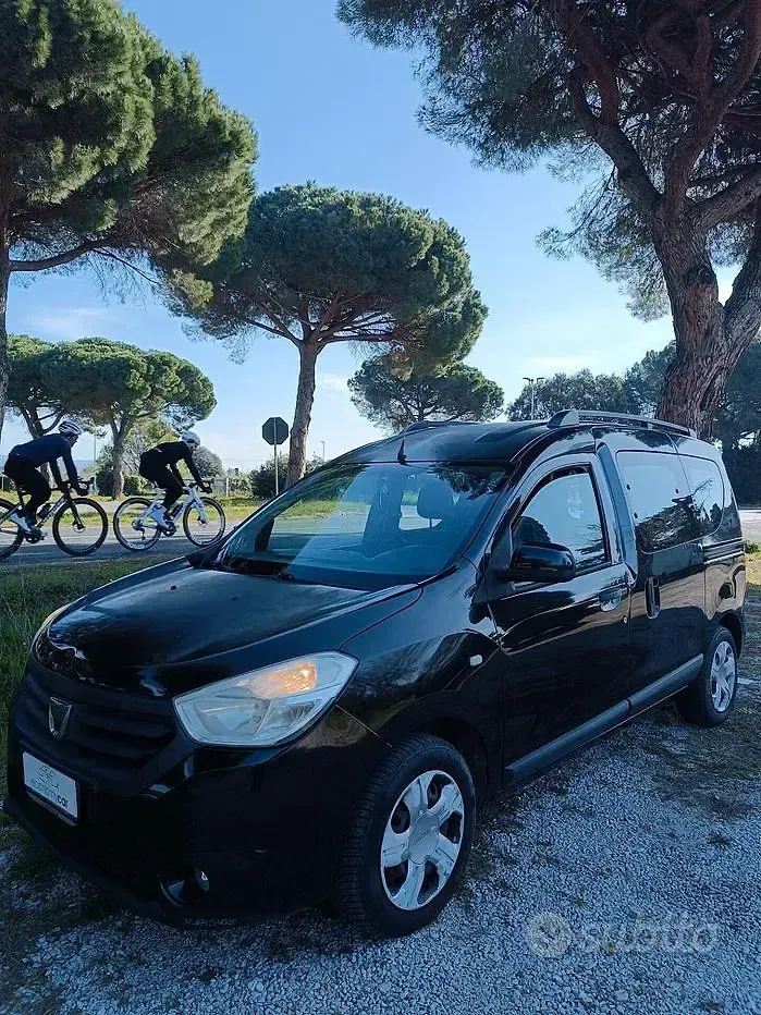 Usata Dacia Dokker 90 CV (66 kW) 2013 Nero Monovolume