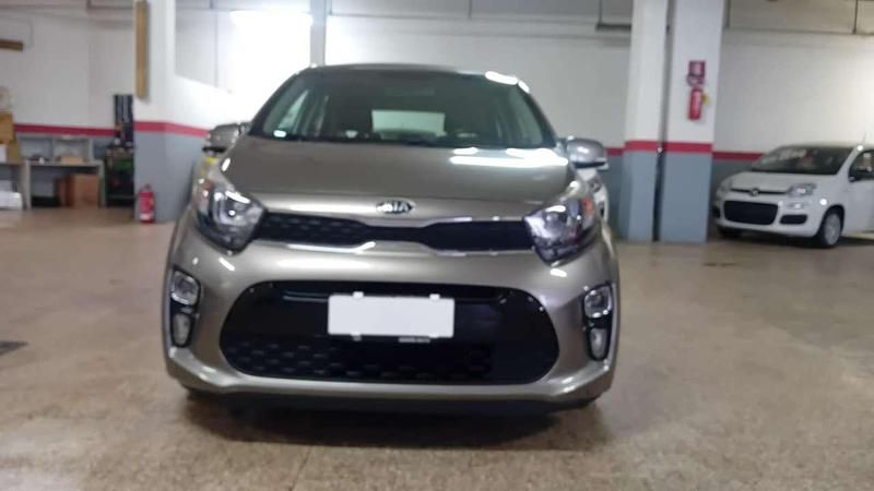 Usata Kia Picanto 65 CV (47 kW) 2018 Astro gray Utilitaria