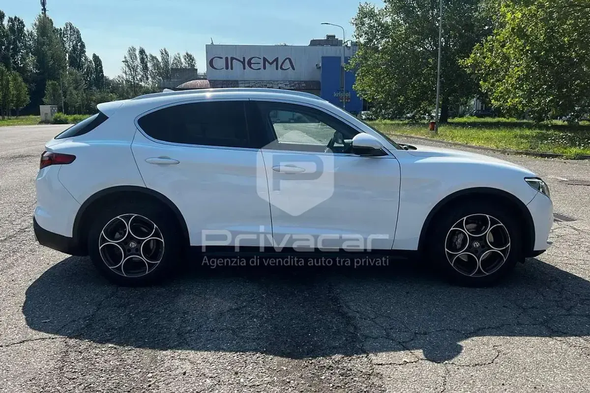 Usata Alfa Romeo Stelvio Business 160 CV (117 kW) 2019 Bianco SUV