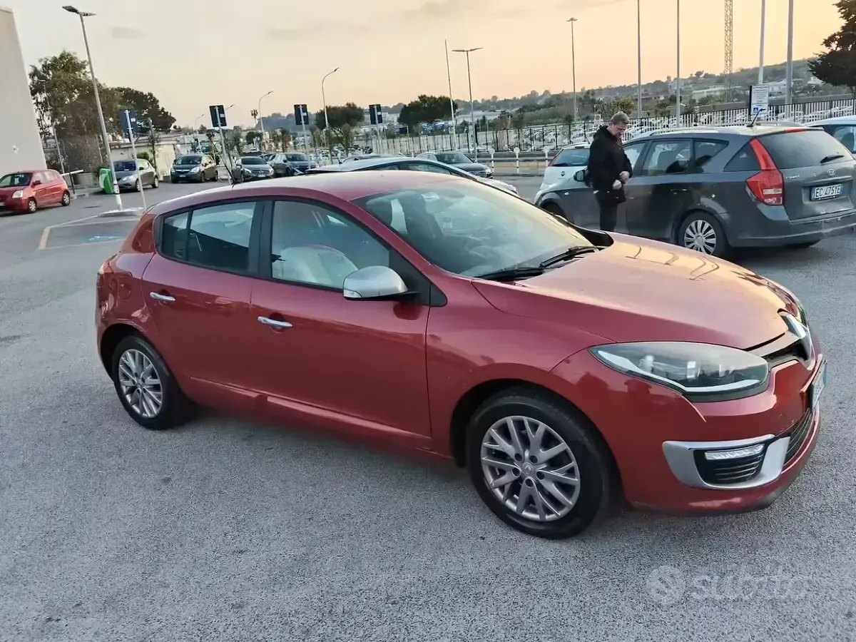 Usata Renault Mégane 110 CV (80 kW) 2014 Rosso Berlina