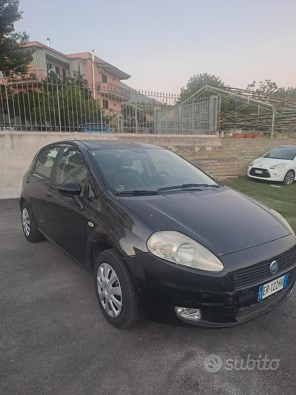 Usata Fiat Grande Punto 77 CV (56 kW) 2007 Nero Utilitaria