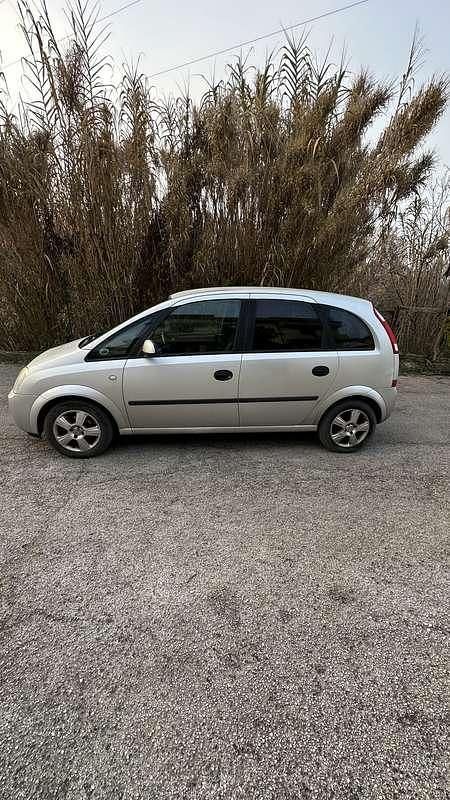Usata Opel Meriva 90 CV (66 kW) 2005 Monovolume